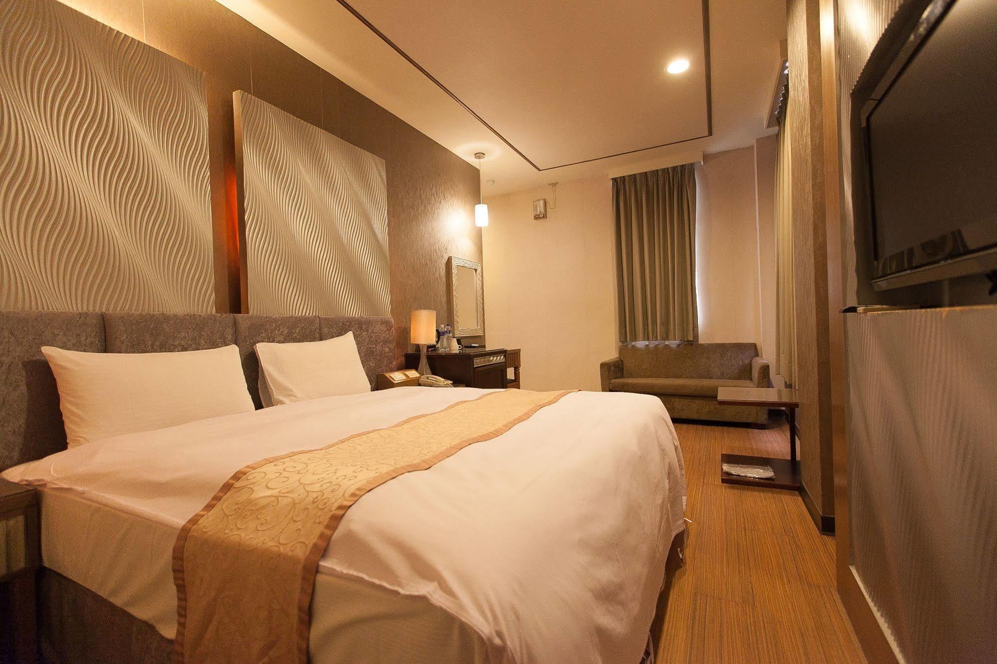 Aoike Hot Spring Hotel Jiaoxi Bagian luar foto